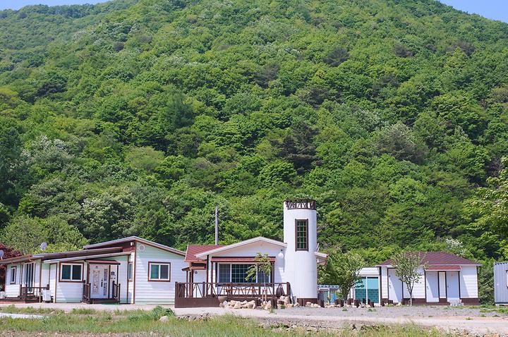 별빛터카라반&글램핑펜션경남