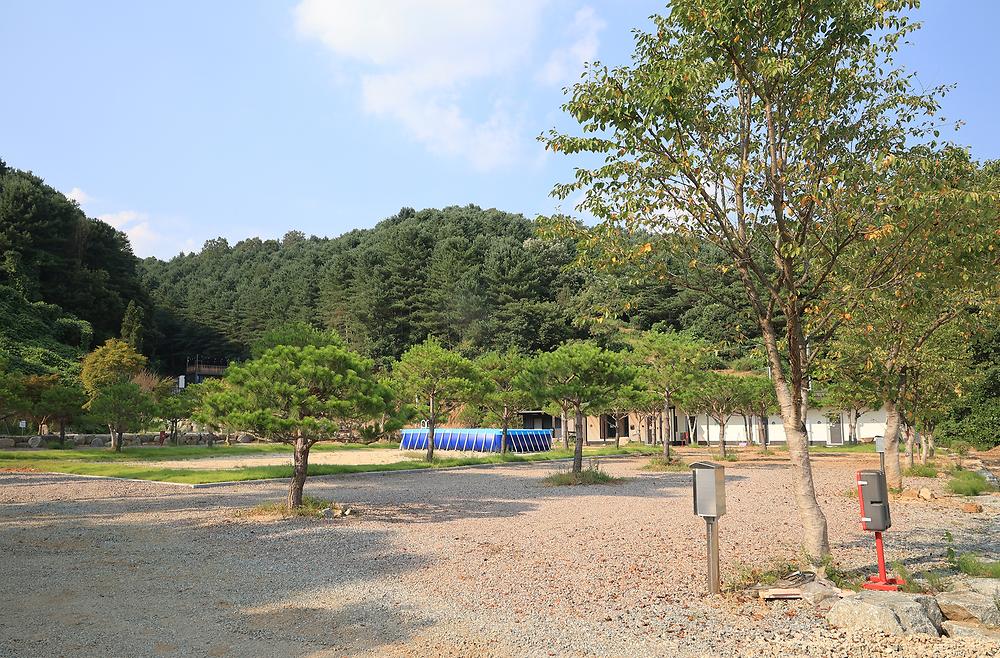 윤 오토캠핑장