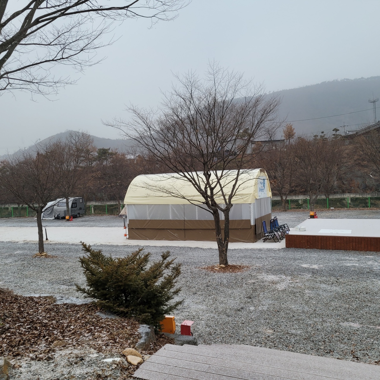 더 하루만 캠핑장