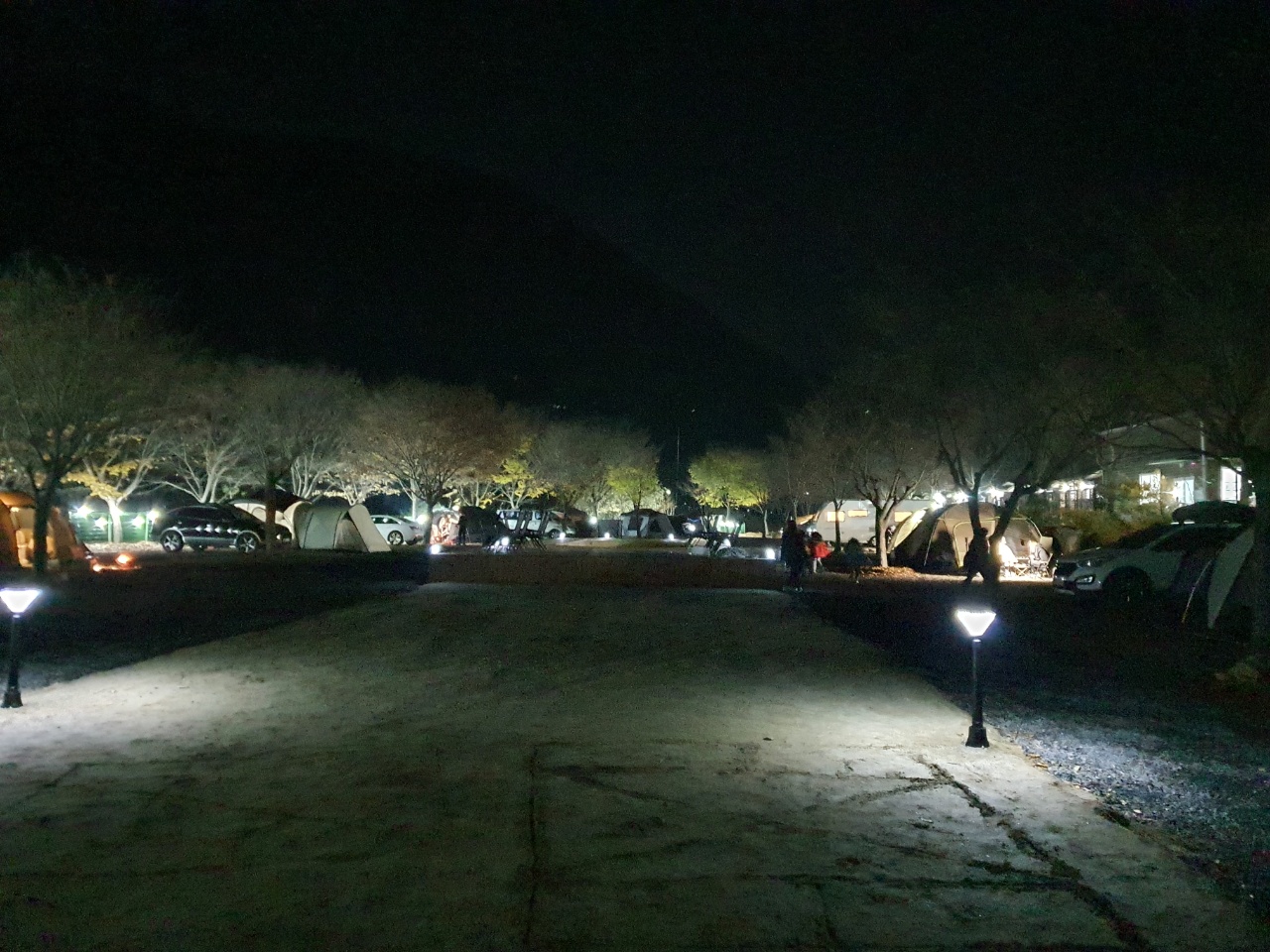 더 하루만 캠핑장