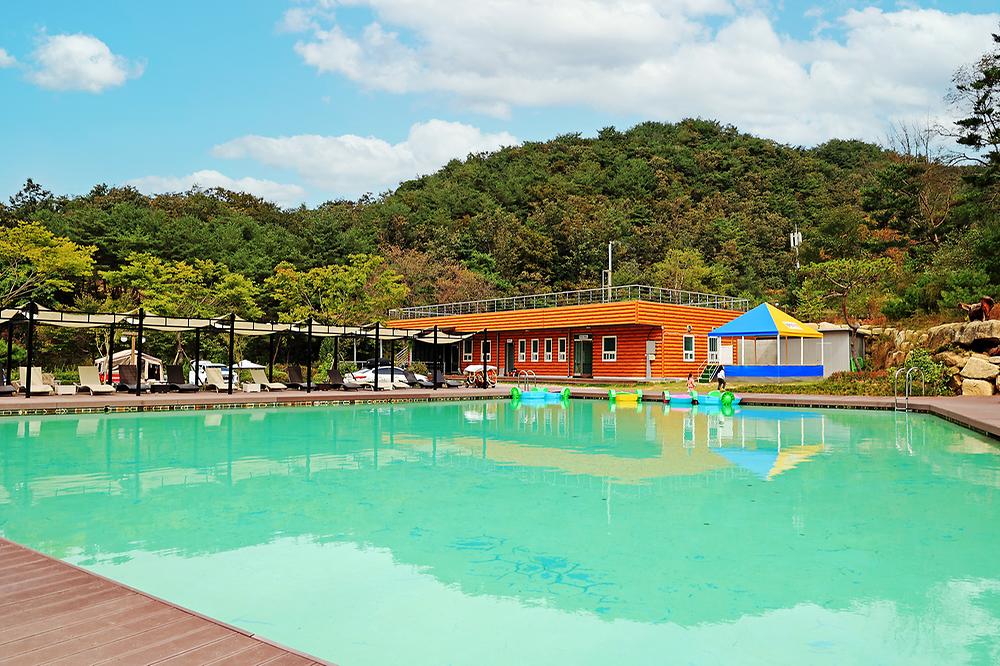 용화산테마파크 캠핑장