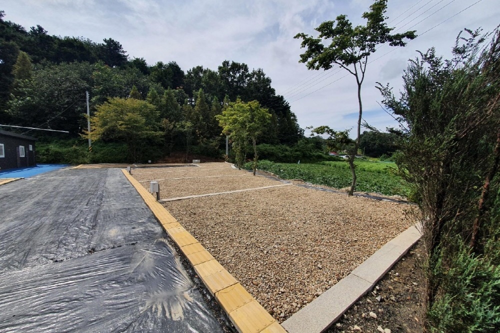더힐링식물원 야영장