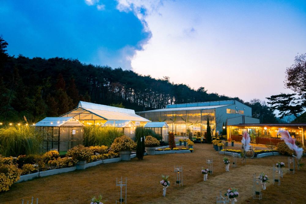 더힐링식물원 야영장