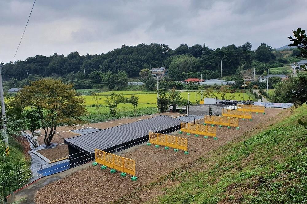 더힐링식물원 야영장