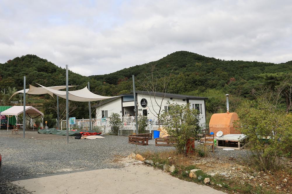 언덕캠핑장