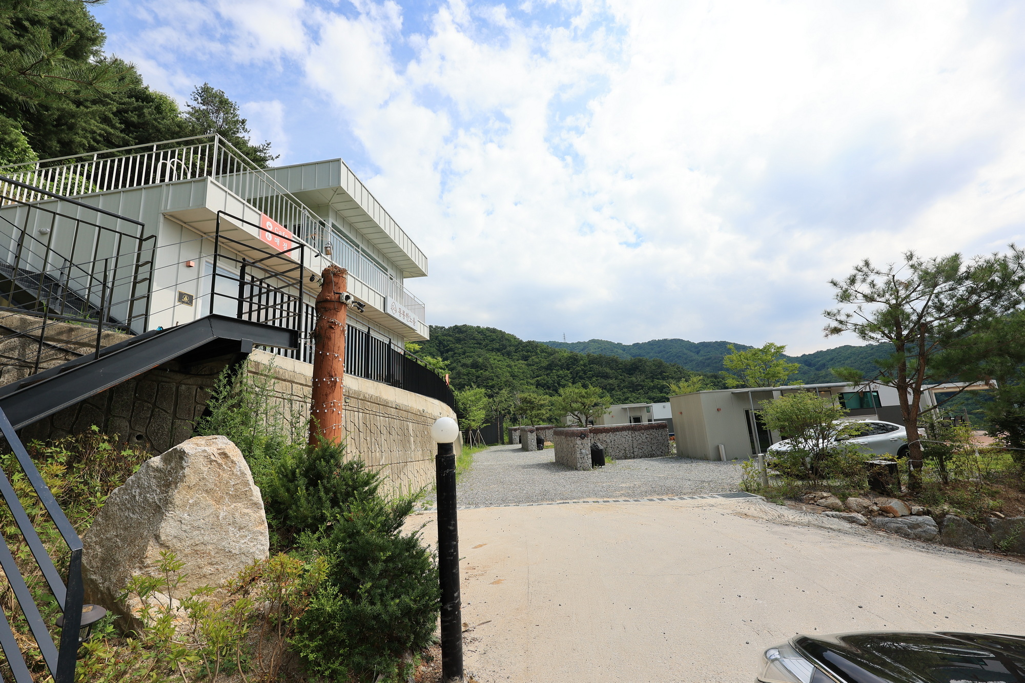 포천 몽롱한노을 카라반 캠핑장