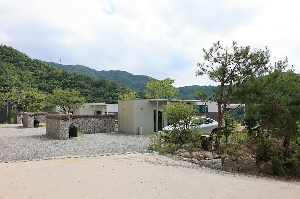 포천 몽롱한노을 카라반 캠핑장