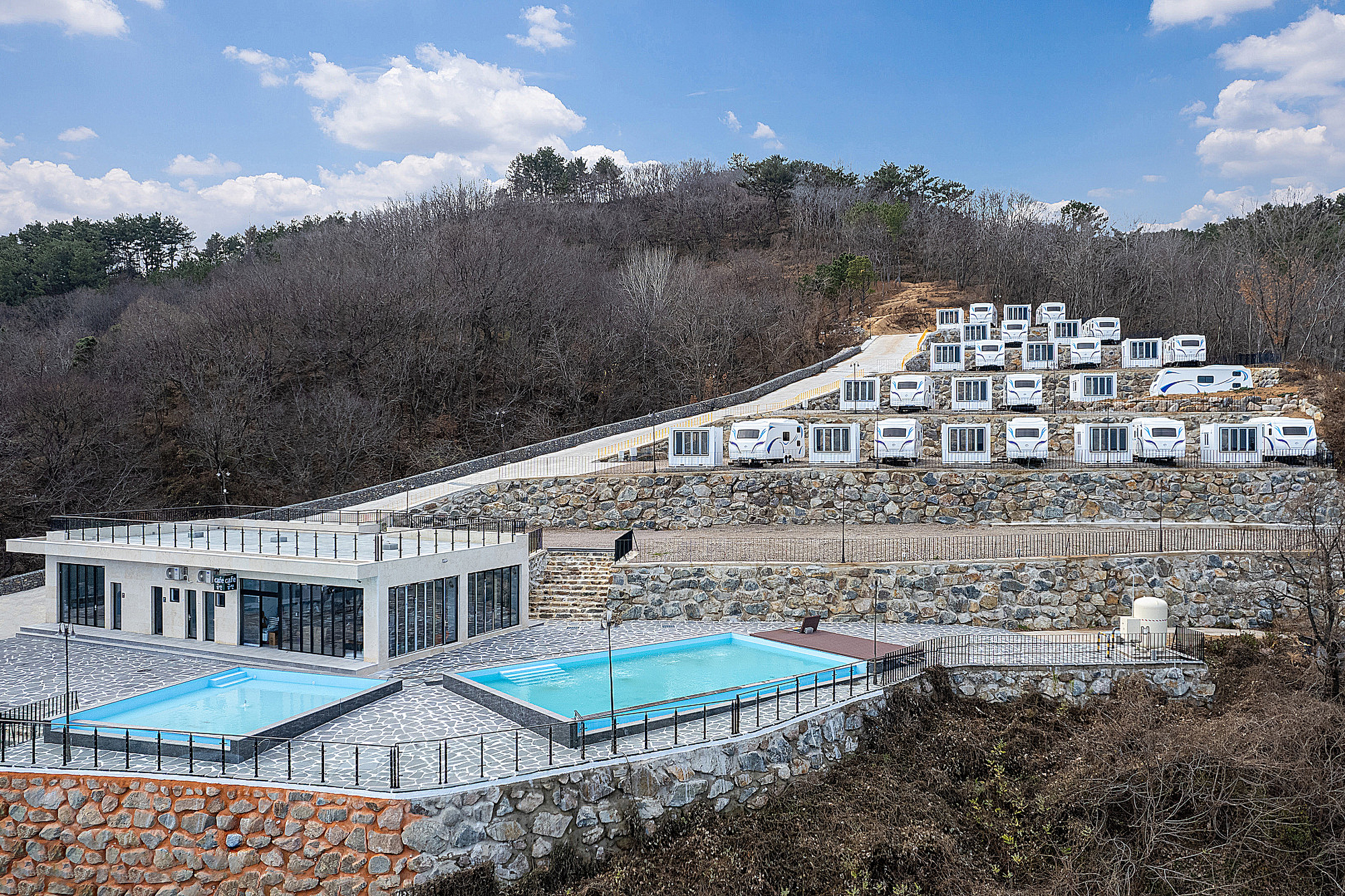 영덕 오션뷰 카라반 캠핑장