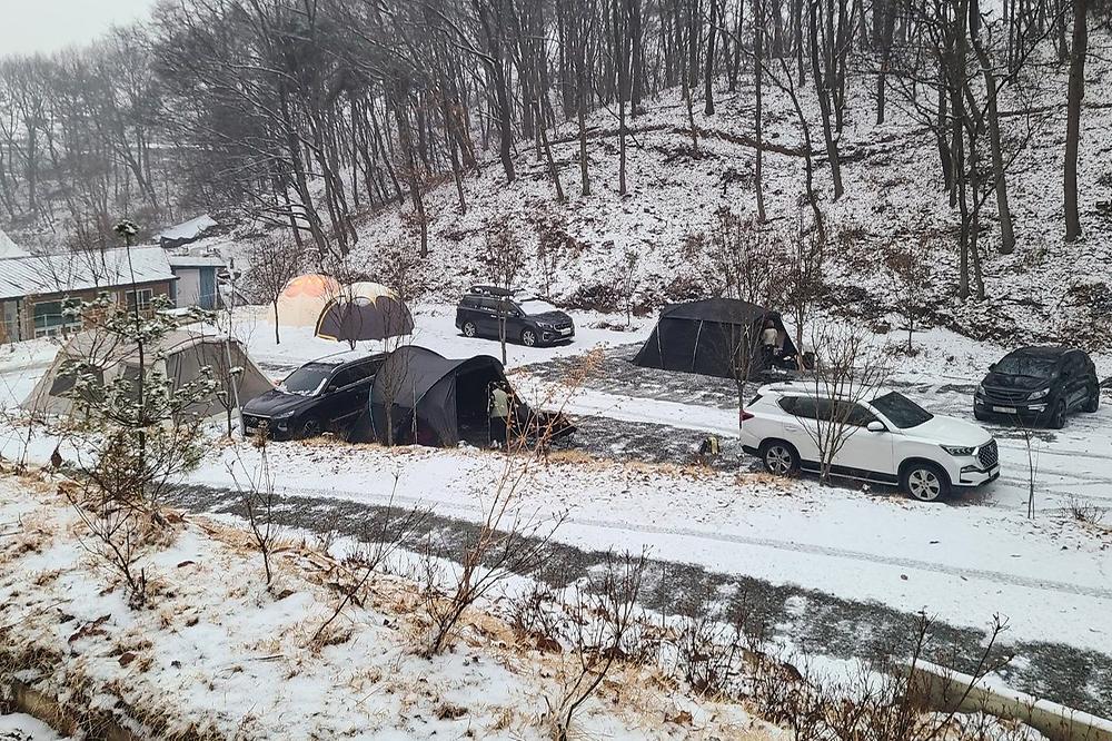 더 봄날 캠핑장