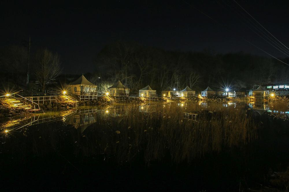 더 봄날 캠핑장
