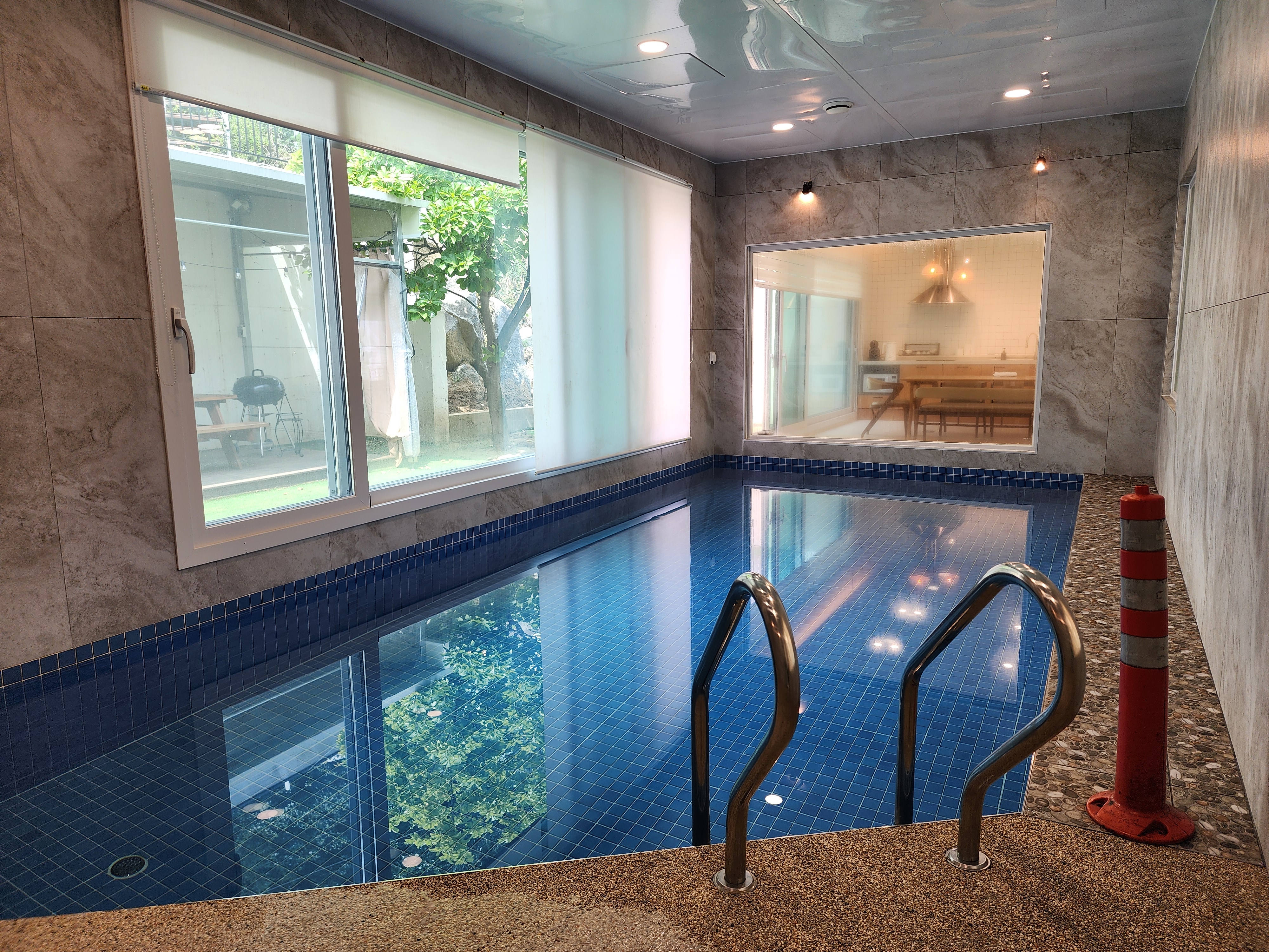 더아리웃집 모롱공간