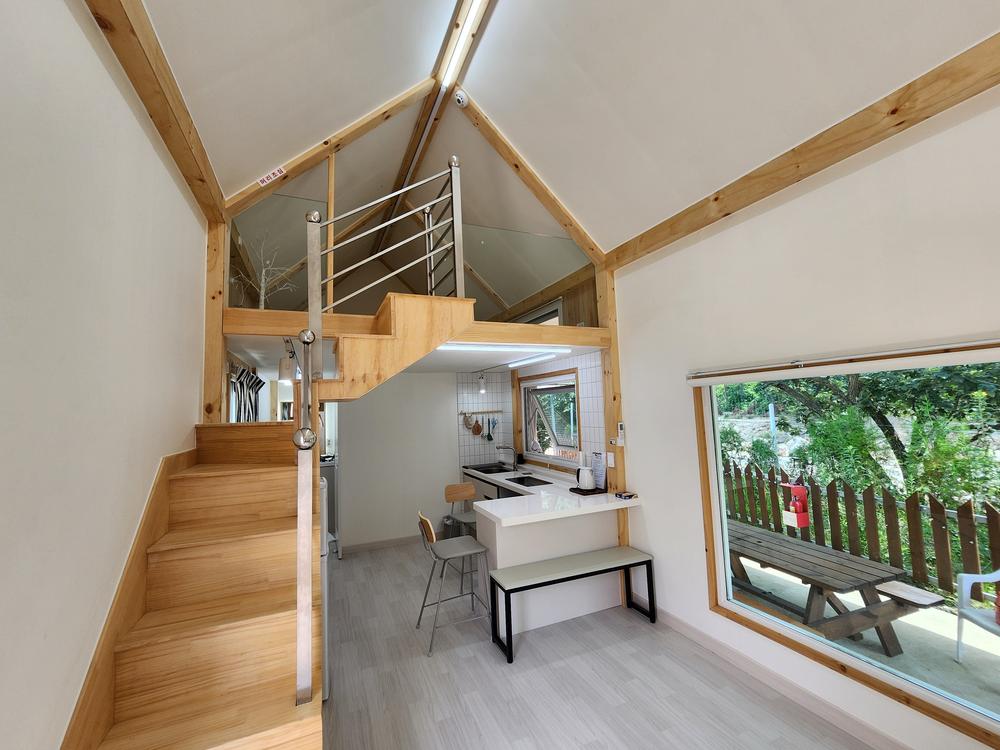 더아리웃집 모롱공간