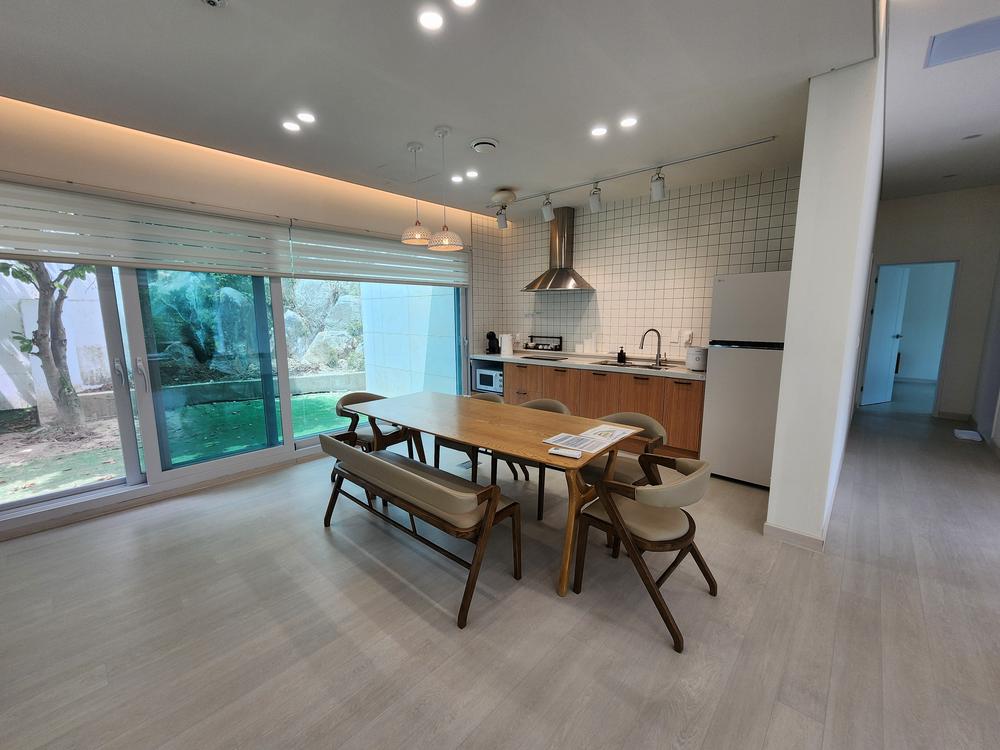 더아리웃집 모롱공간