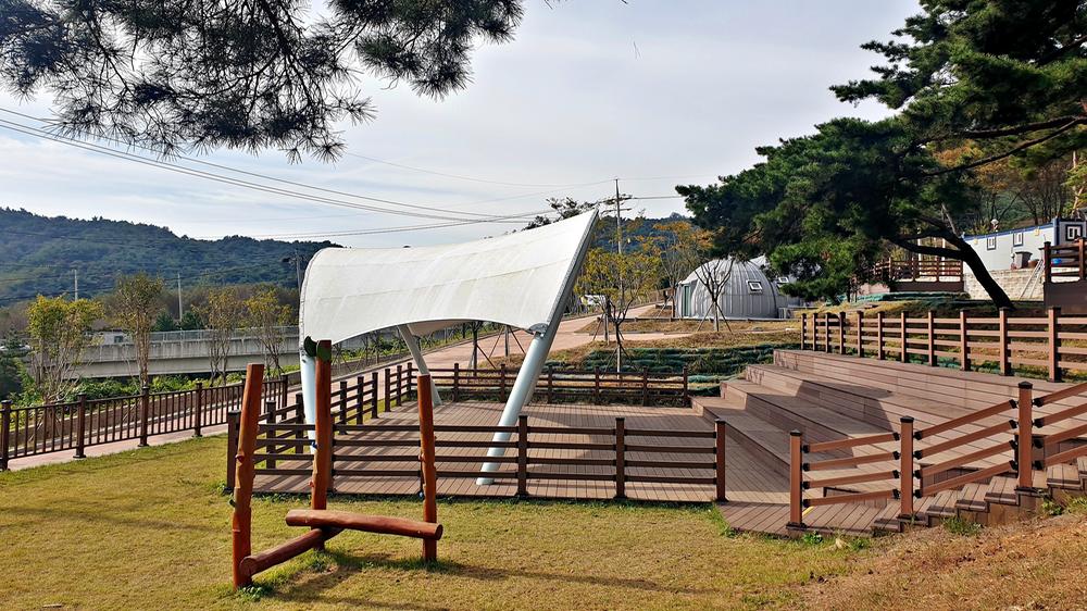 교룡공원 숲속야영장