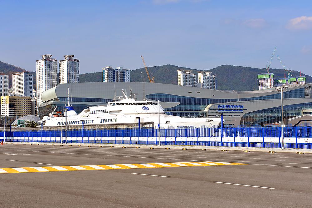 바다가 보이는 부산항 힐링 야영장