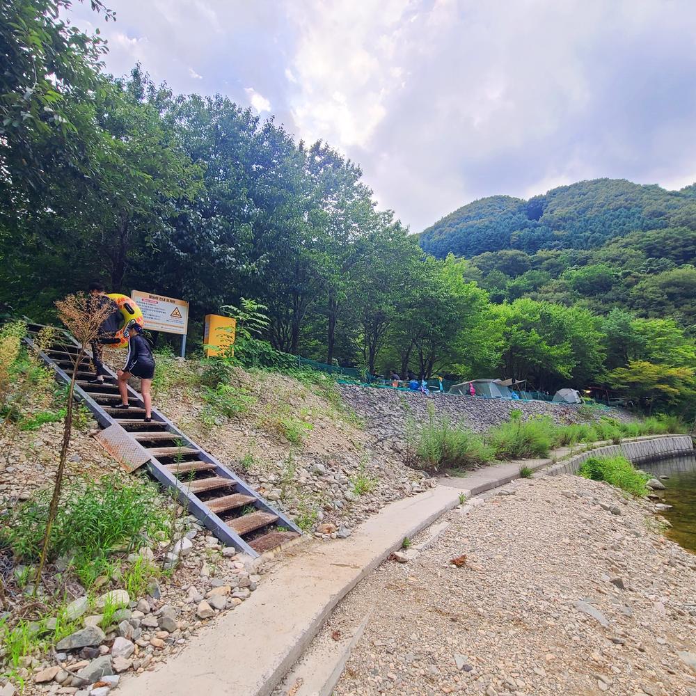 별삼킨별캠핑장