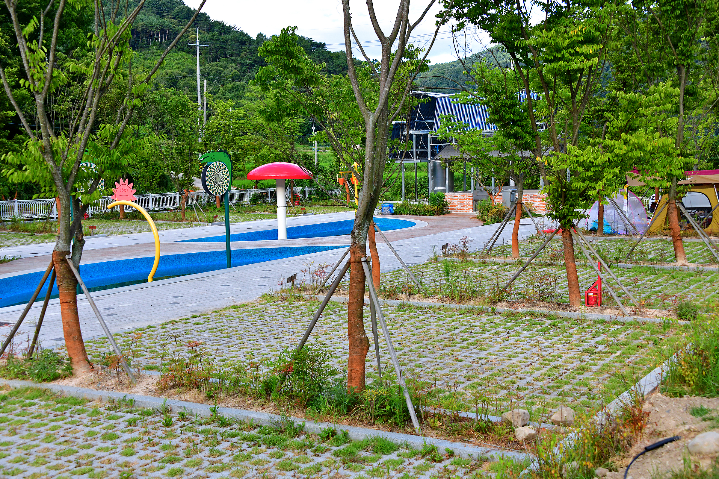 강변사리 캠핑장