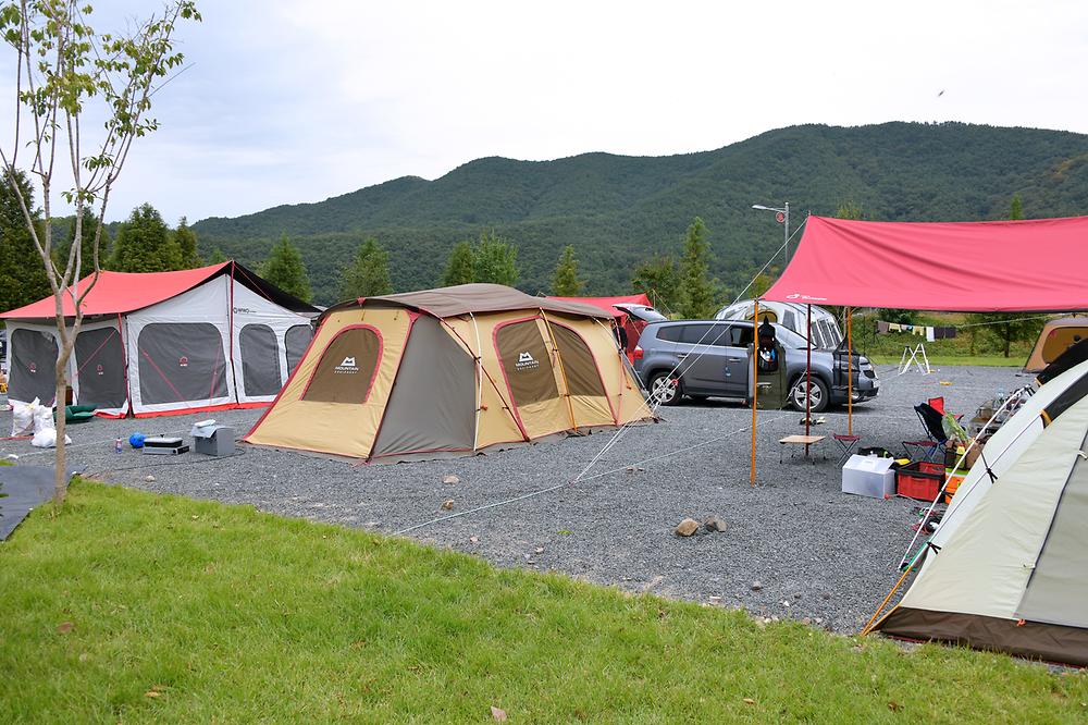 설뫼충효테마파크야영장