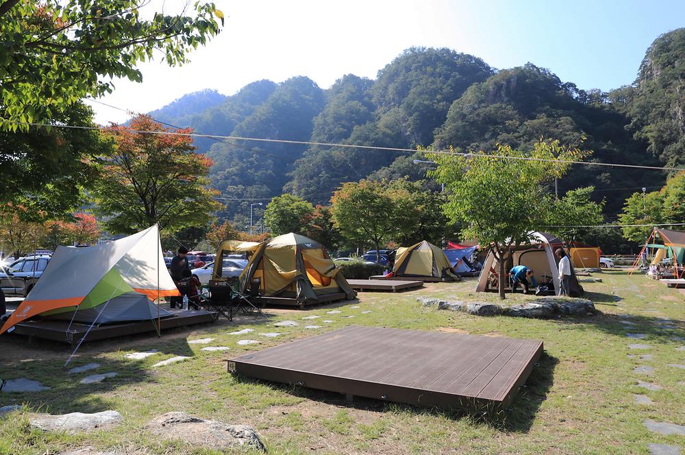 팔봉산관광지 야영장