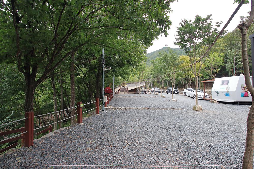 수리덤 캠핑장