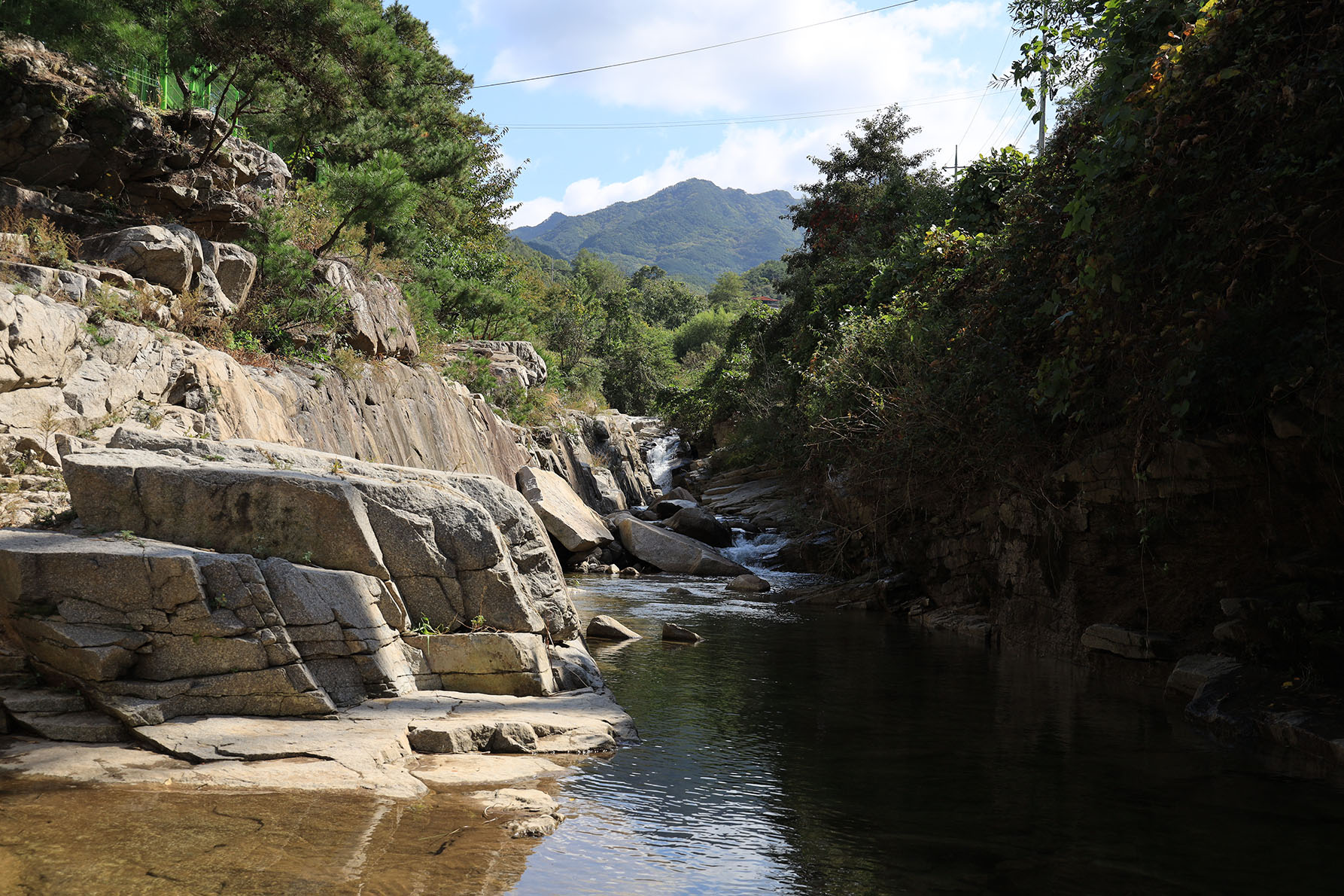 동산계곡 야영장