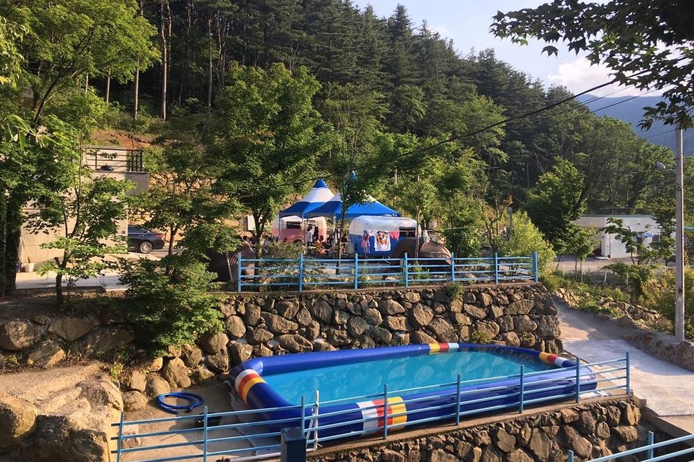 진틀펜션캠핑장
