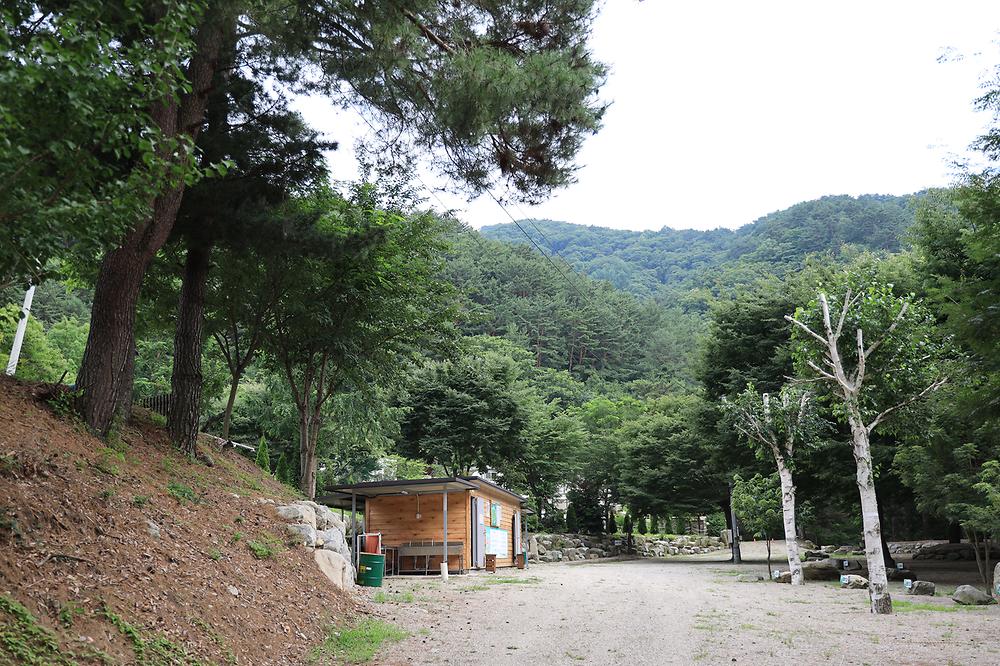 폭포 캠핑 야영장