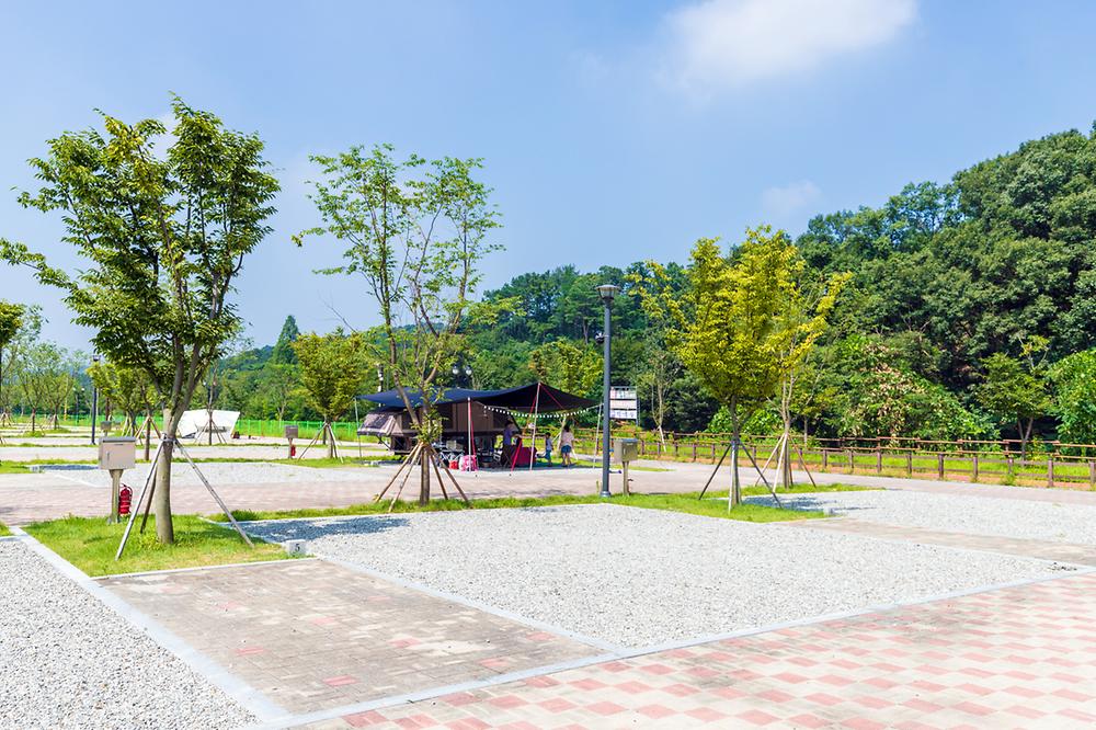 청주시 미래지농촌테마공원 오토캠핑장