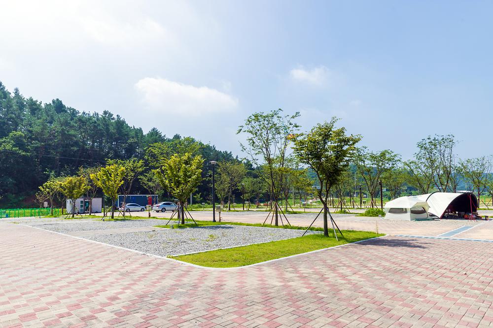 청주시 미래지농촌테마공원 오토캠핑장