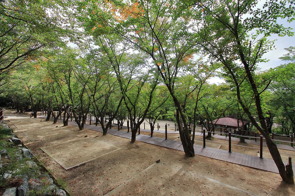 가산산성 야영장
