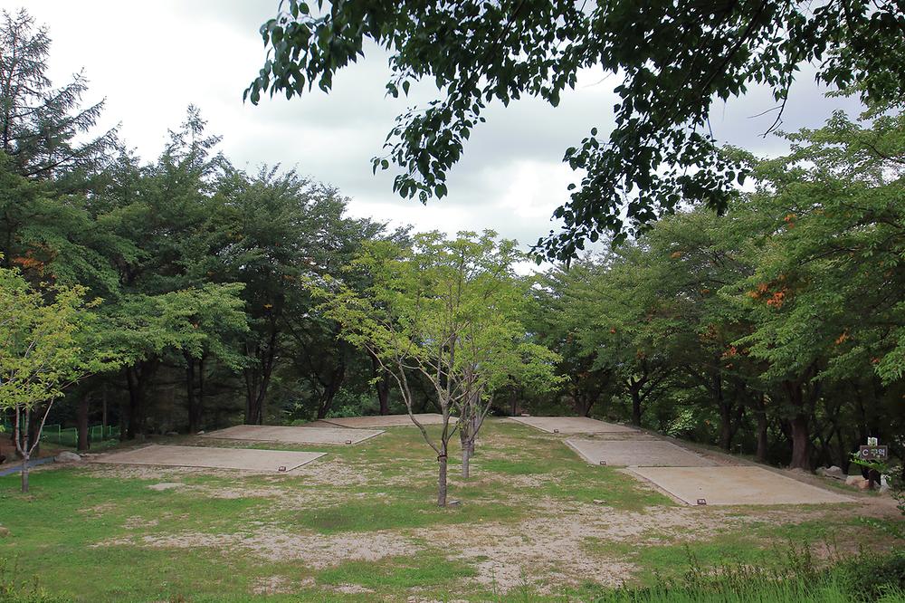 가산산성 야영장