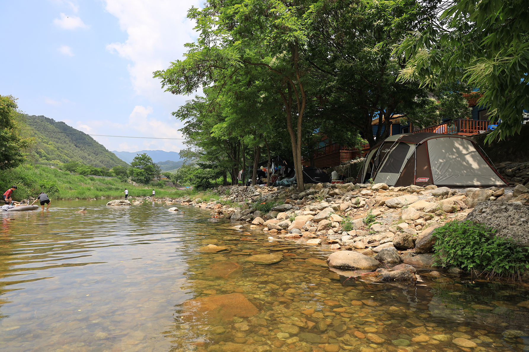 자연과함께 펜션캠핑장