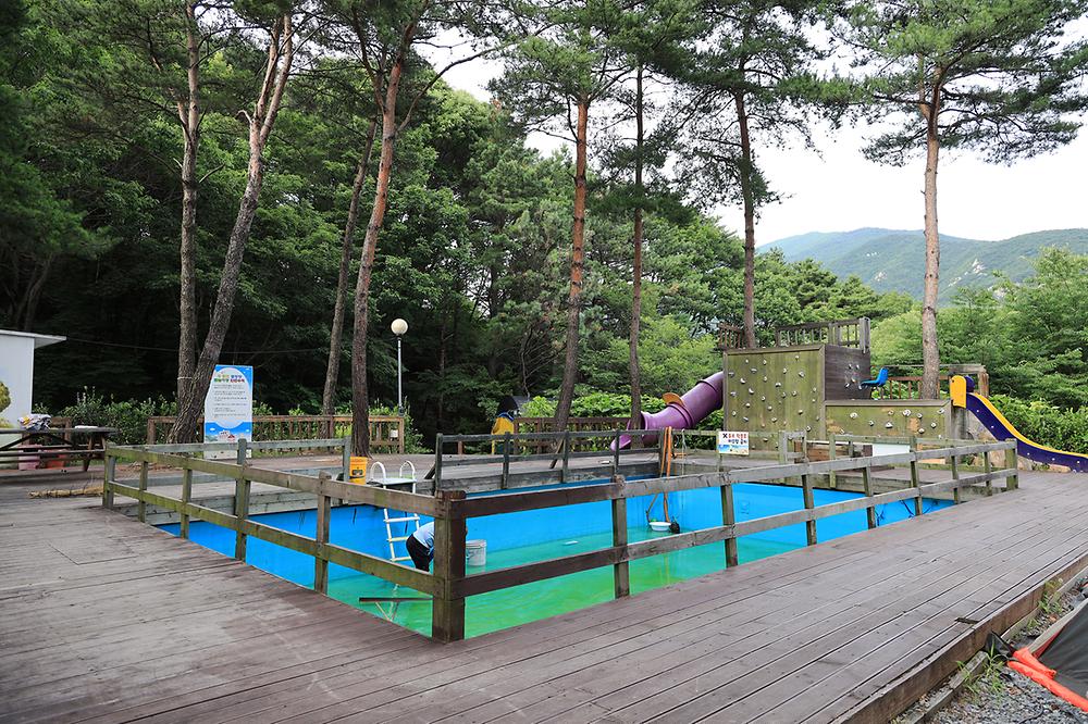 더캠프