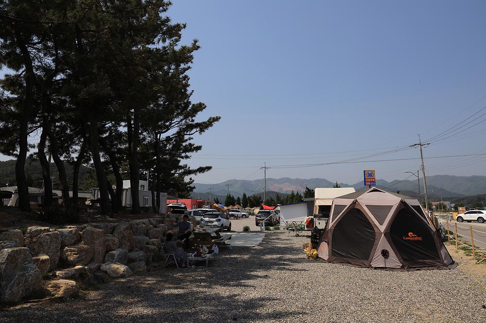 덕산해변 캠핑장