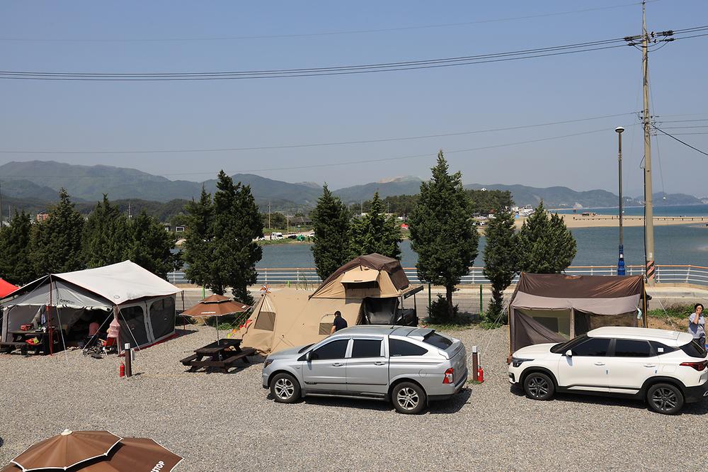 덕산해변 캠핑장