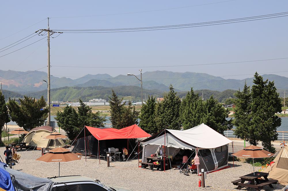 덕산해변 캠핑장