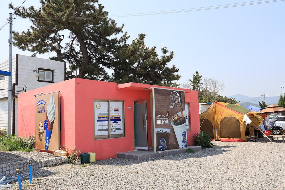 덕산해변 캠핑장