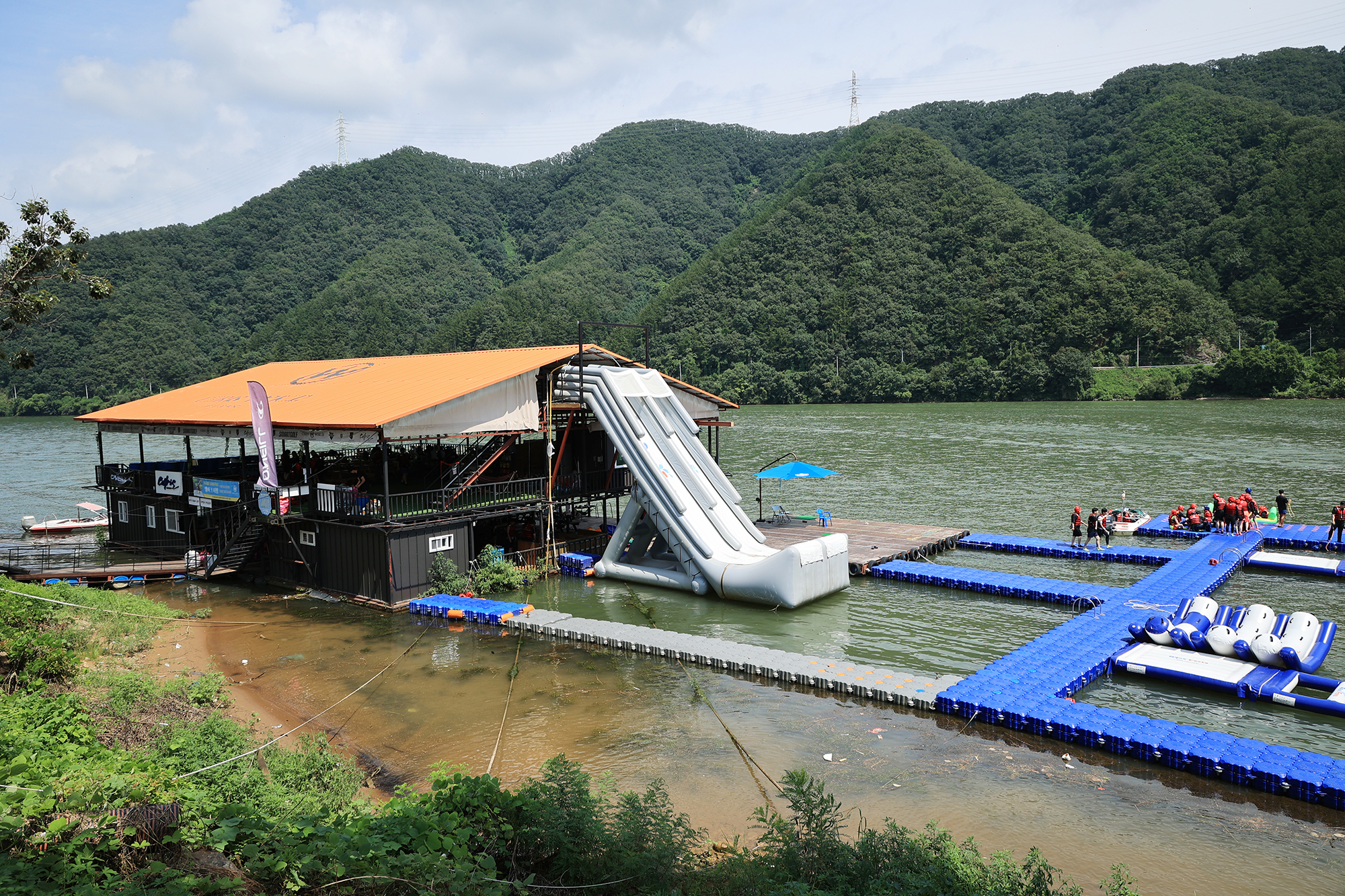 (주)크리스월드더레지던스