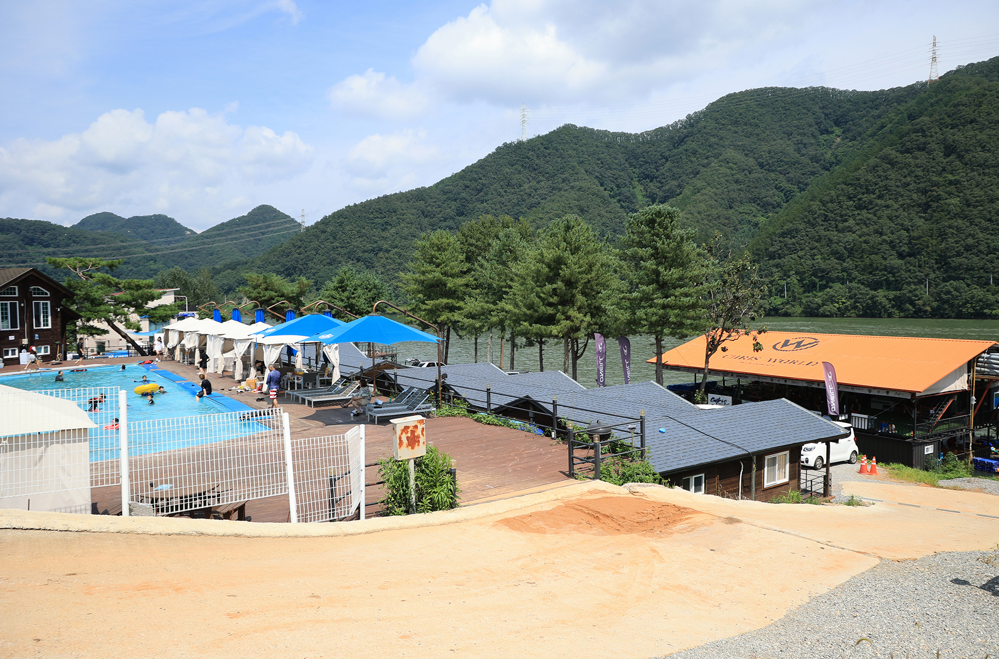 (주)크리스월드더레지던스