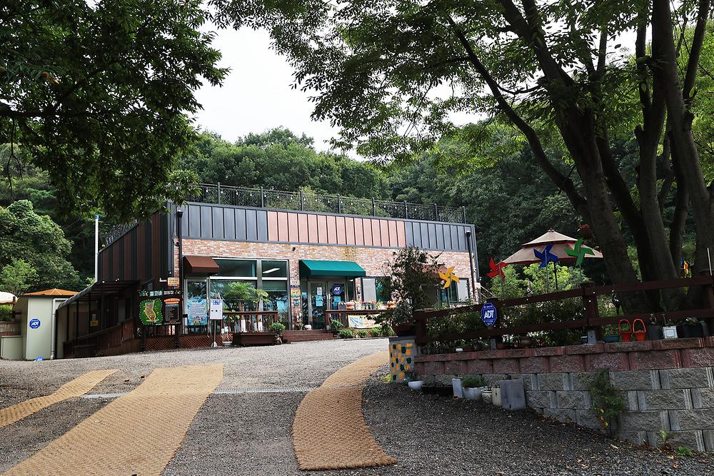 젤코바 캠핑장
